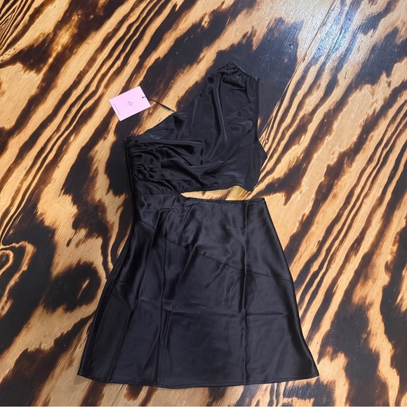 Hello Molly Black One-Shoulder Sheath Dress - Picture 1 of 7